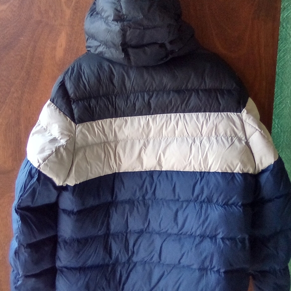 Tommy Hilfiger Blue and Cream Puffer Jacket - Picture 2 of 10
